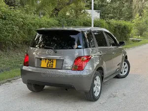 Toyota IST 2004 Gray
