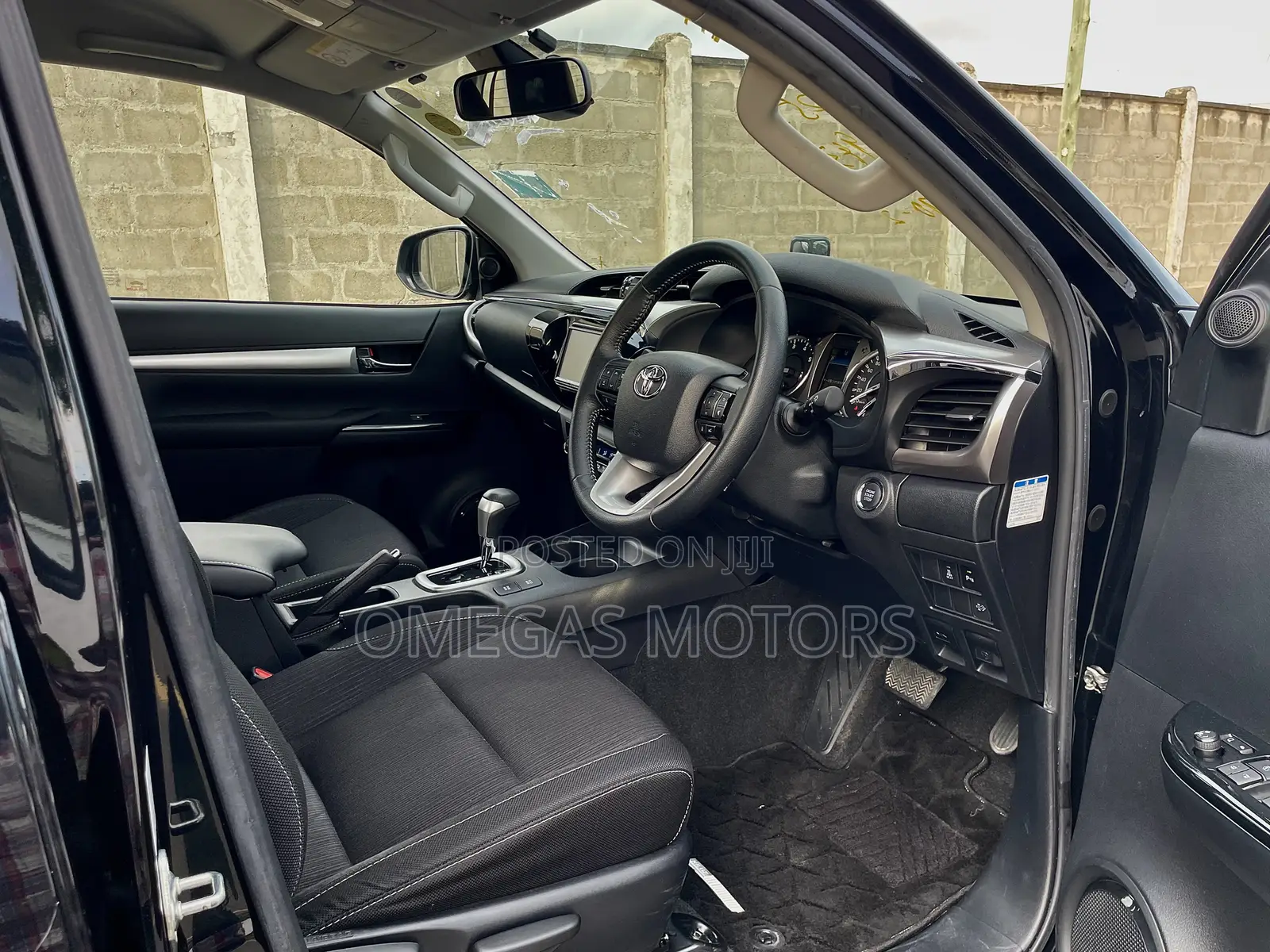 Toyota Hilux Revo Double Cab Deisel 2.8 RWD 2021 Black