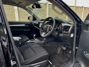 Toyota Hilux Revo Double Cab Deisel 2.8 RWD 2021 Black