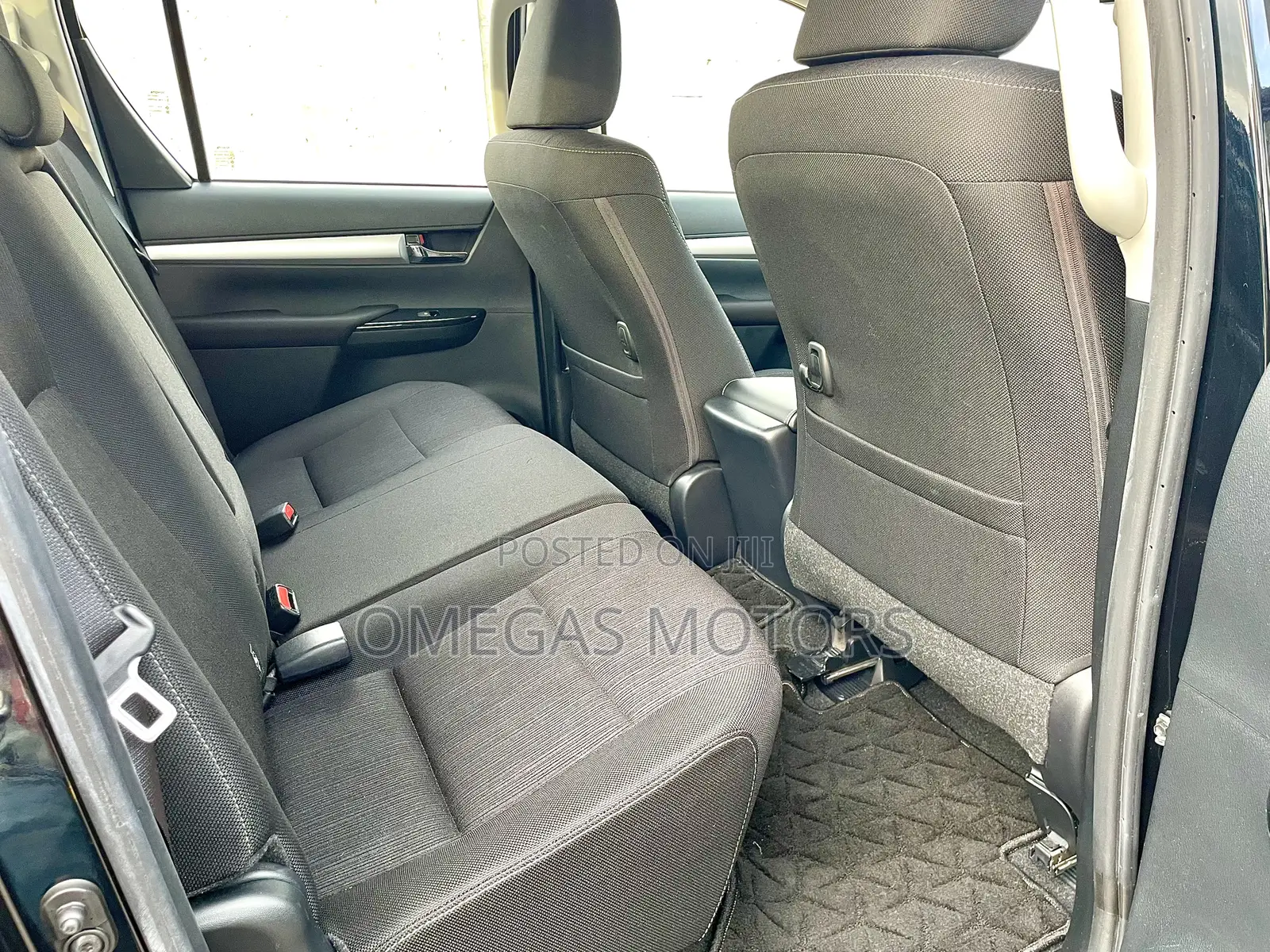 Toyota Hilux Revo Double Cab Deisel 2.8 RWD 2021 Black