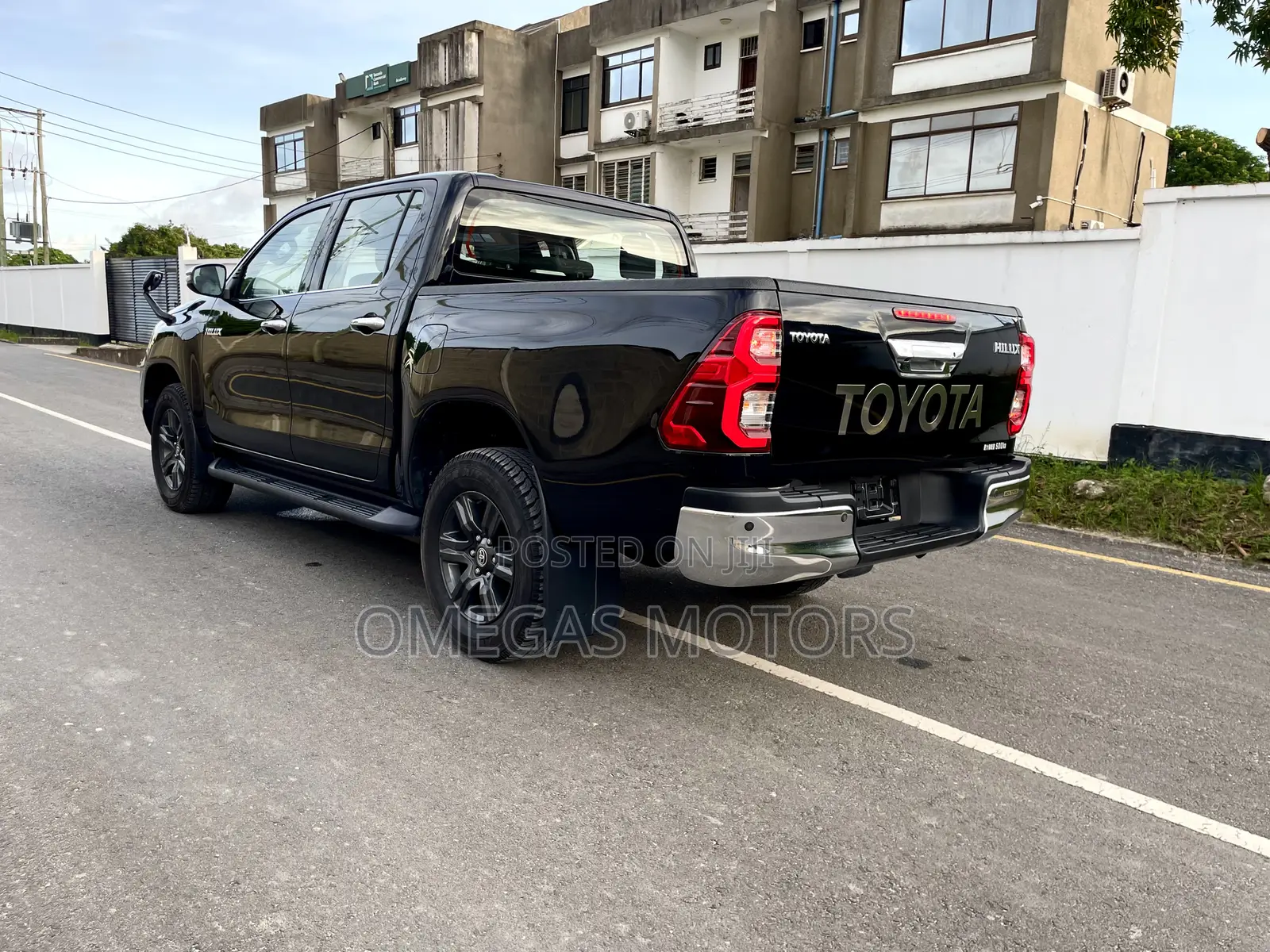 Toyota Hilux Revo Double Cab Deisel 2.8 RWD 2021 Black