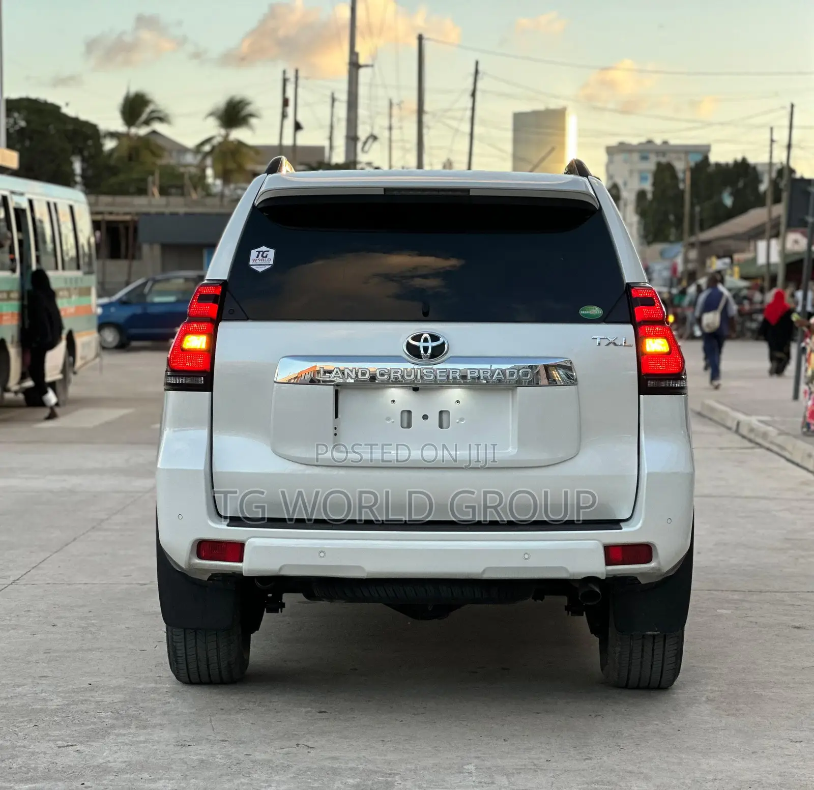 Toyota Land Cruiser Prado 2.8 2021 White