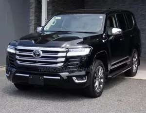 Toyota Land Cruiser LC300 2023 Black