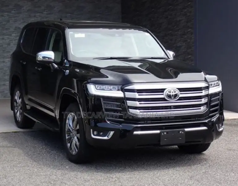 Toyota Land Cruiser LC300 2023 Black