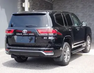 Toyota Land Cruiser LC300 2023 Black