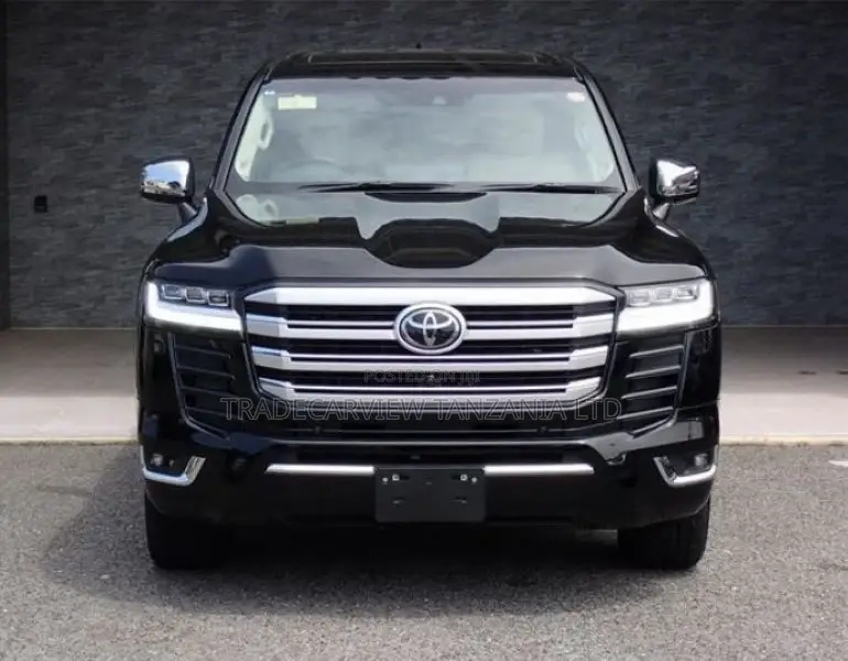 Toyota Land Cruiser LC300 2023 Black