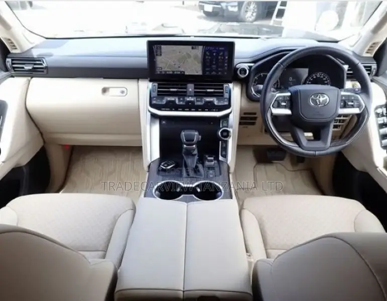 Toyota Land Cruiser LC300 2023 Black