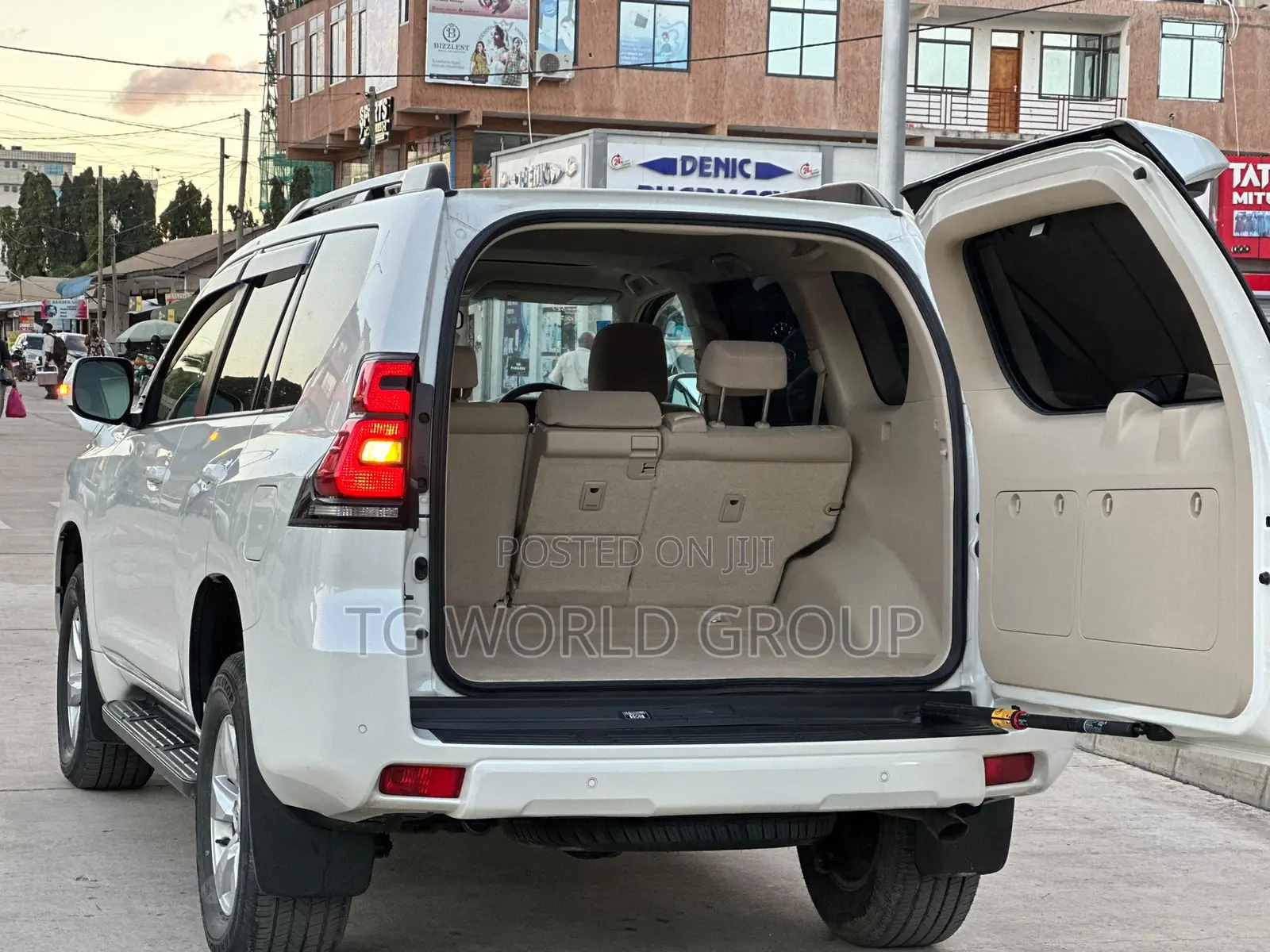 Toyota Land Cruiser Prado 2.8 2021 White