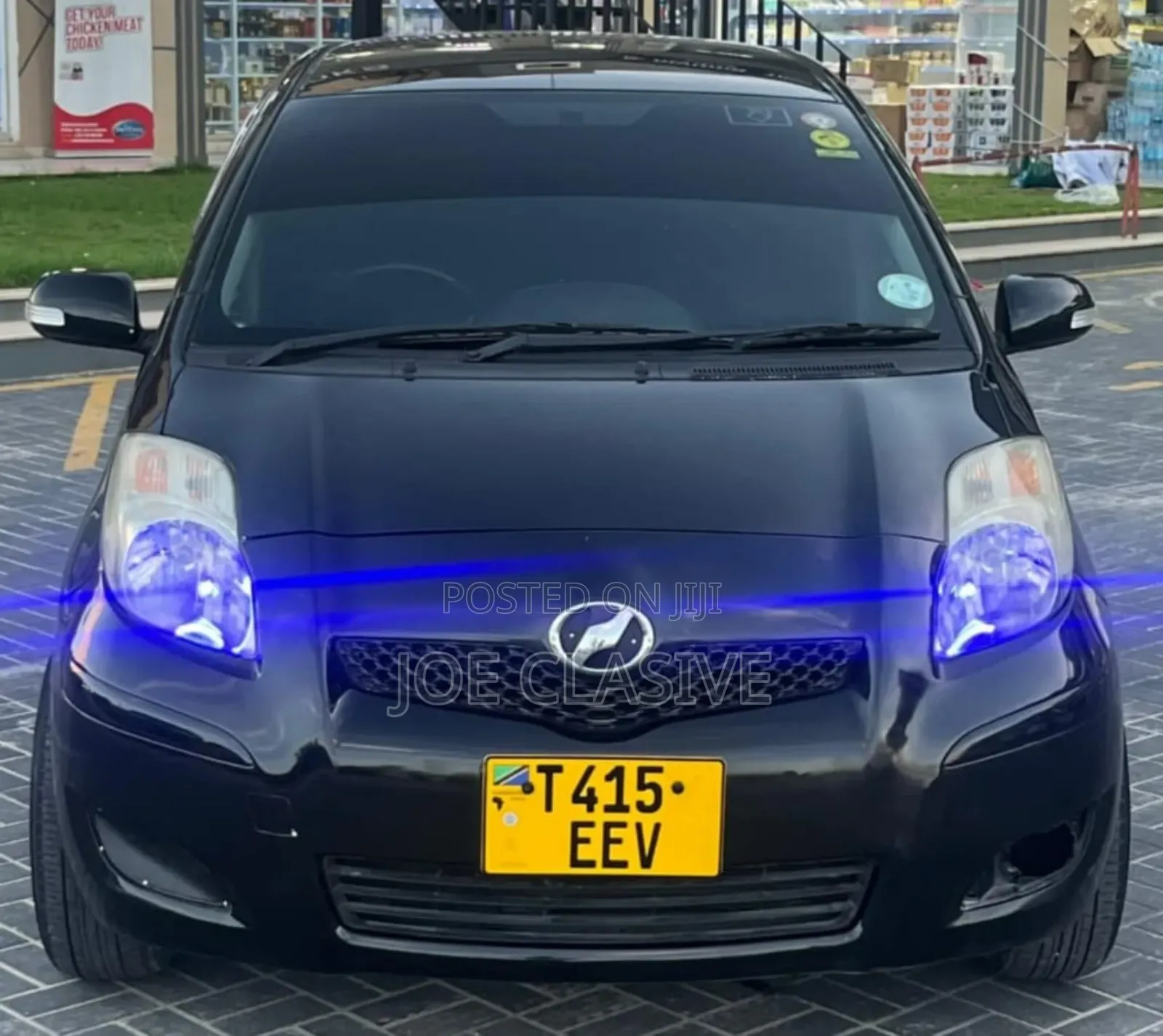 Toyota Vitz 1.5 FWD 3dr 2010 Matt Black