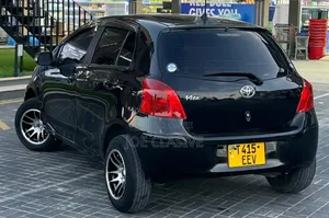 Toyota Vitz 1.5 FWD 3dr 2010 Matt Black