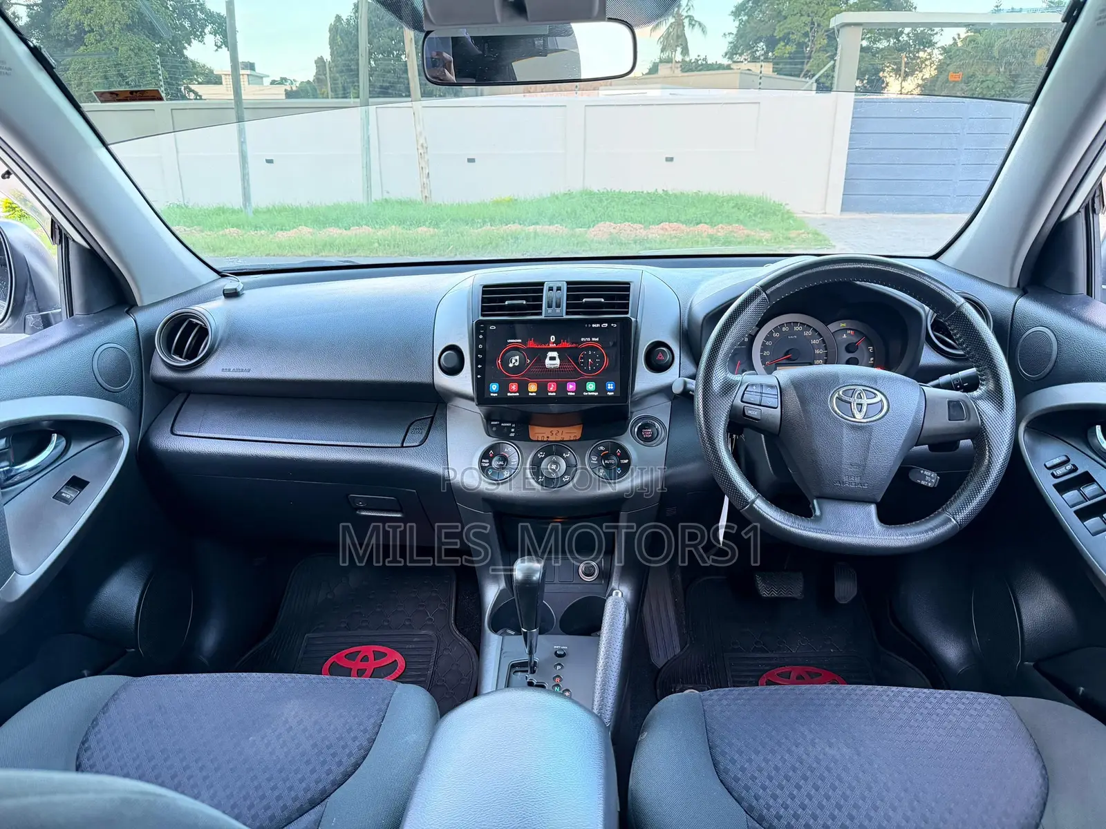 Toyota Vanguard 2010 White