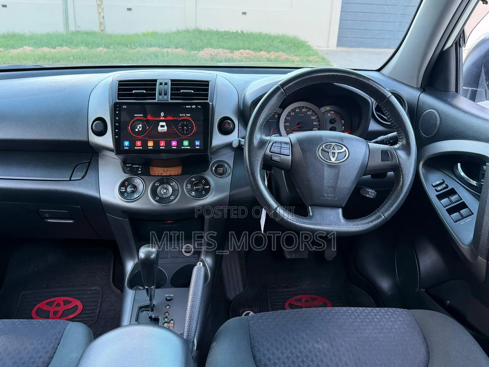 Toyota Vanguard 2010 White