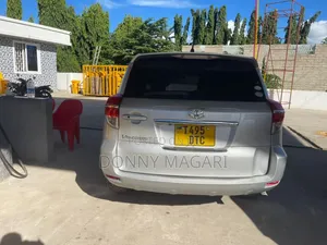 Toyota Vanguard 2009 Silver