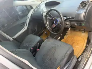Toyota Vitz 2006 Gray