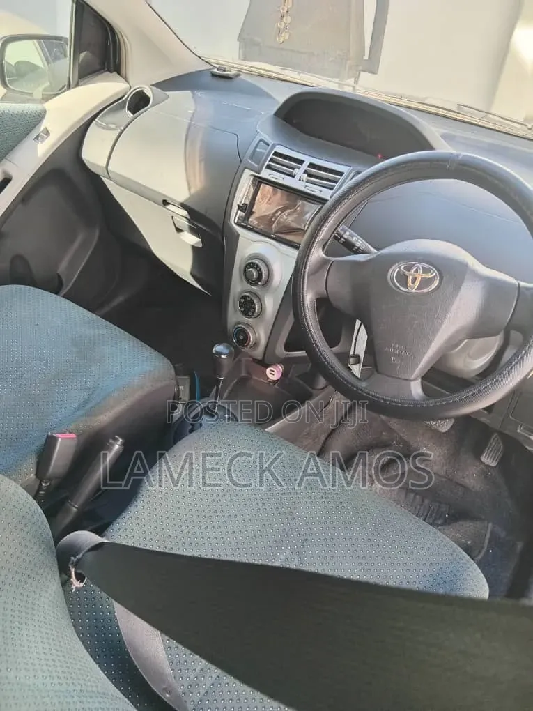 Toyota Vitz 2006 Black