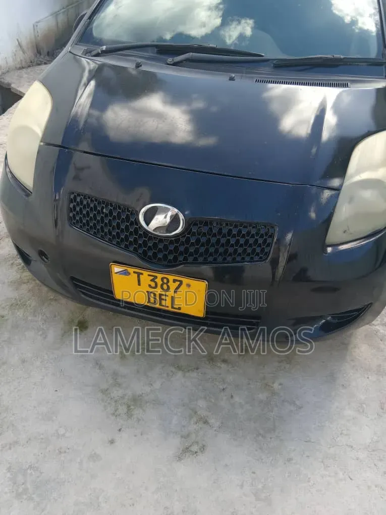 Toyota Vitz 2006 Black