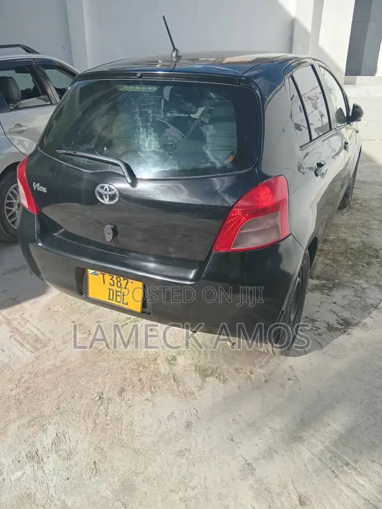 Toyota Vitz 2006 Black