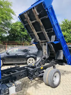 Mitsubishi Canter Tipper