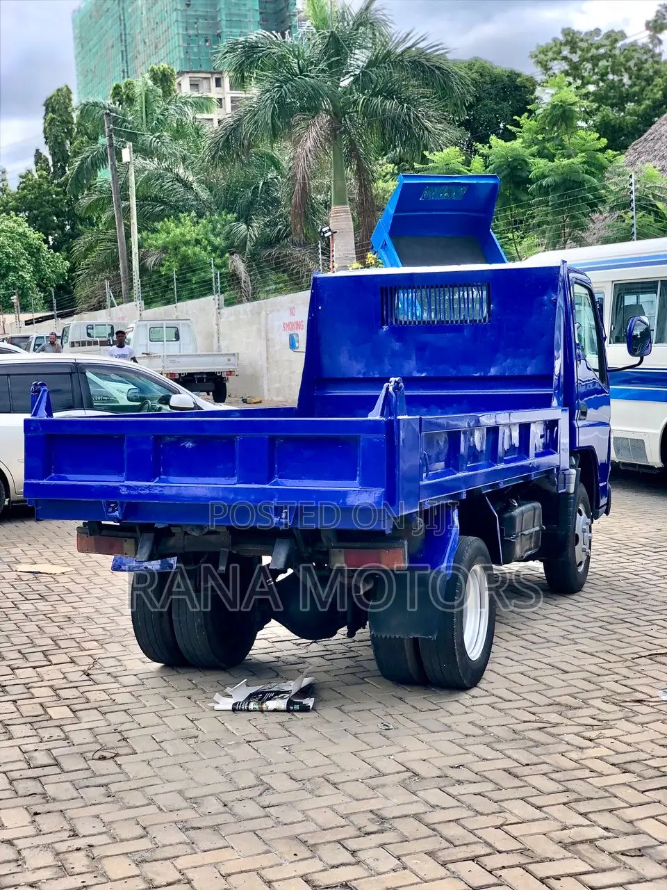 Mitsubishi Canter Tipper