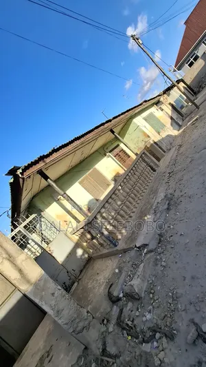 7bdrm Bungalow in Kinondoni, Mwananyamala for sale
