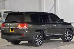 Toyota Land Cruiser 2017 Gray