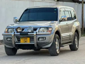 Mitsubishi Pajero 2008 Silver