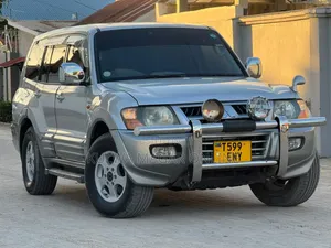 Mitsubishi Pajero 2008 Silver