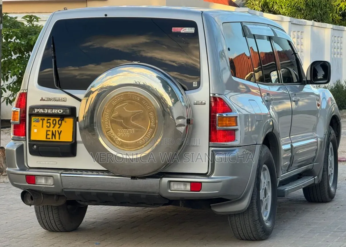 Mitsubishi Pajero 2008 Silver
