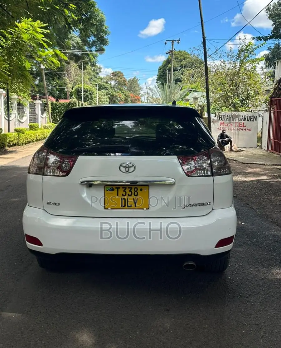 Toyota Harrier 2005 White