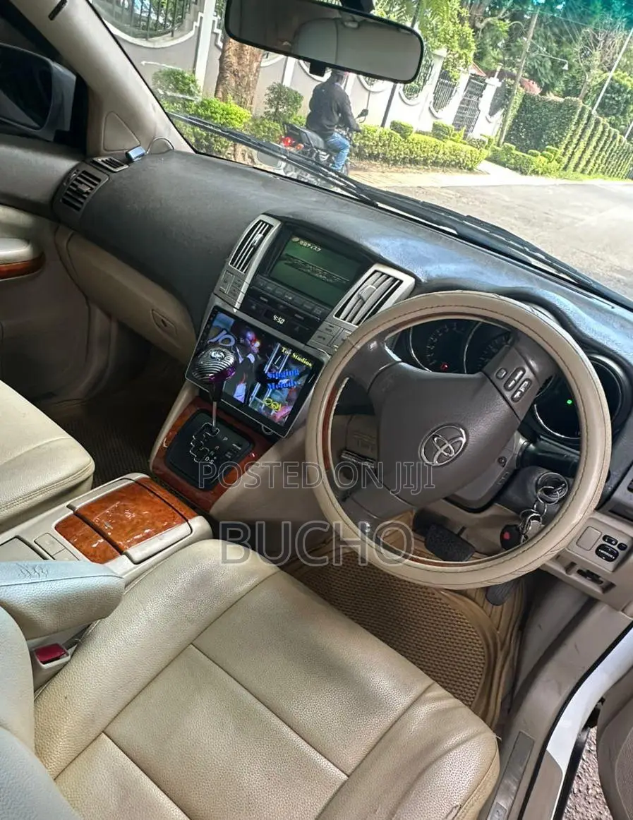 Toyota Harrier 2005 White