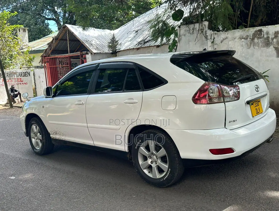 Toyota Harrier 2005 White