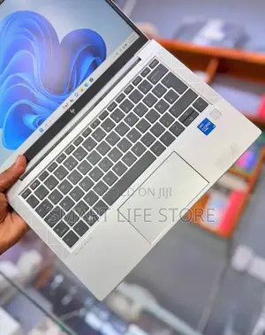 New Laptop HP EliteBook 840 G8 16GB Intel Core i7 SSD 512GB