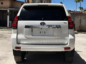 Toyota Land Cruiser Prado 2019 White