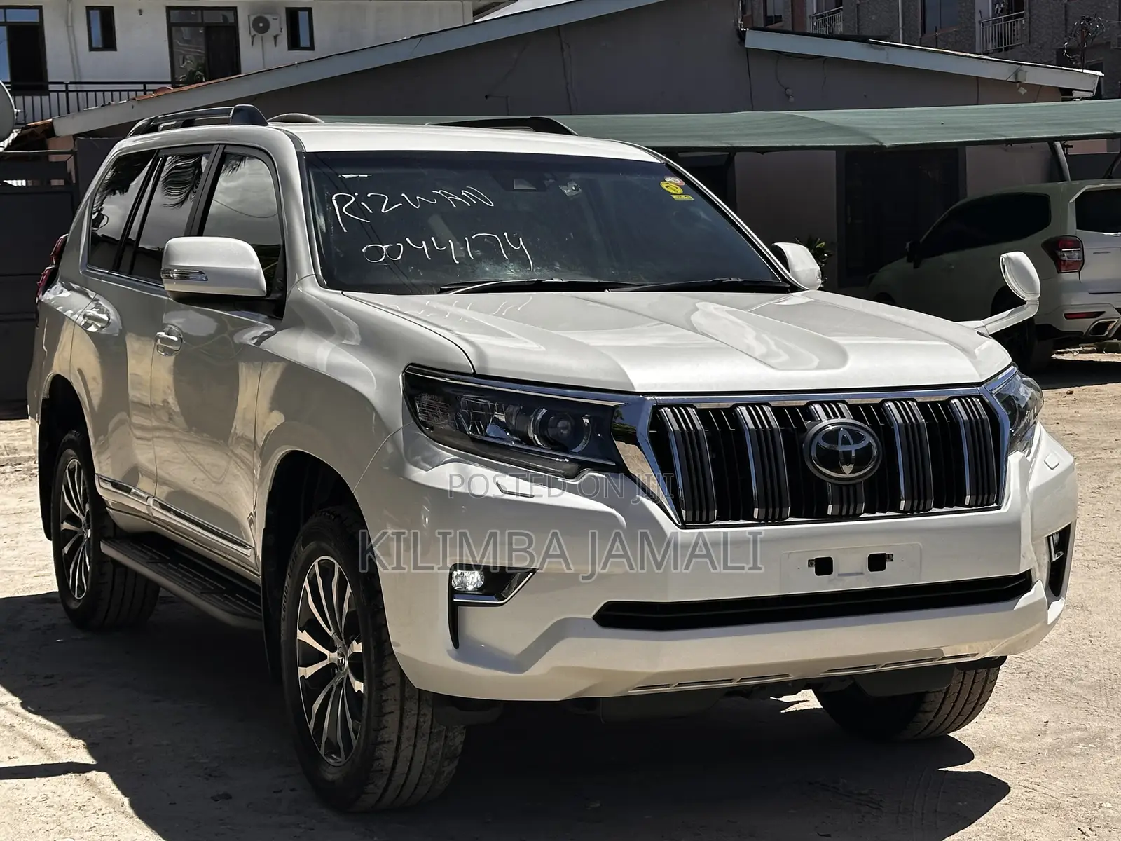 Toyota Land Cruiser Prado 2019 White