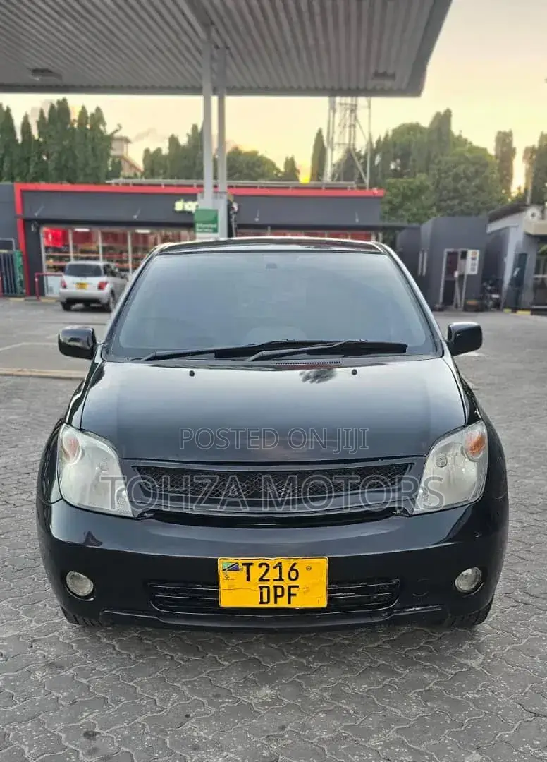 Toyota IST 2004 Black