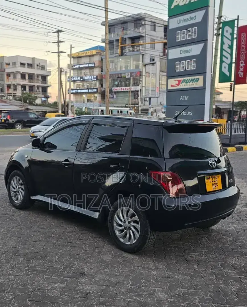Toyota IST 2004 Black
