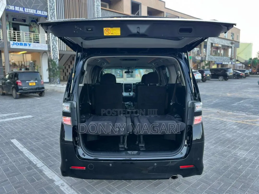 Toyota Vellfire 2010 Black