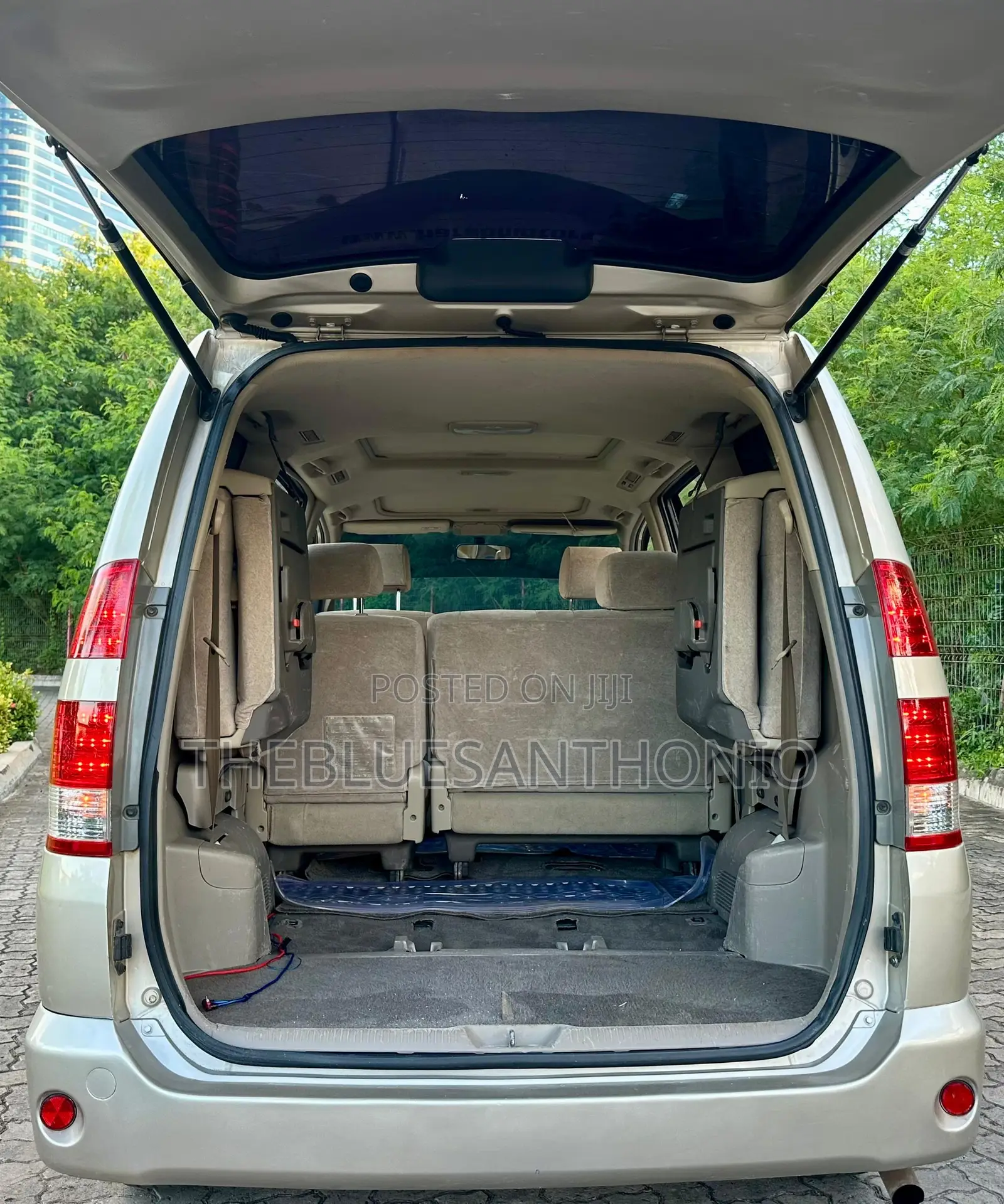 Toyota Noah 2003 Silver