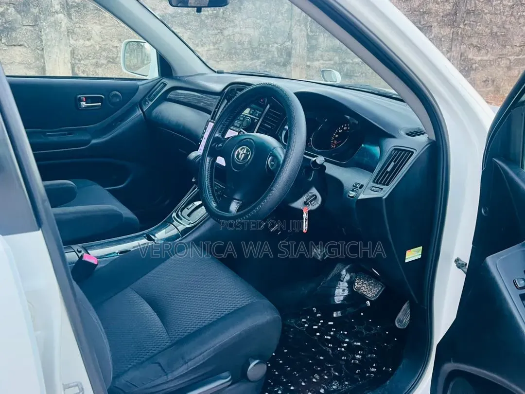 Toyota Kluger 2005