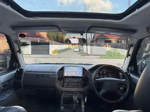 Mitsubishi Pajero 2002 Silver