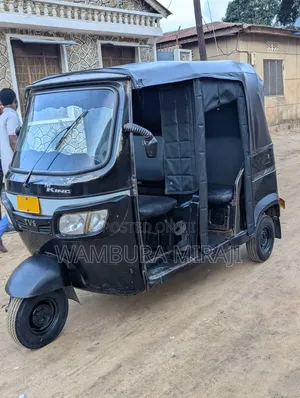 New Bajaj Avenger 200 2026 Black