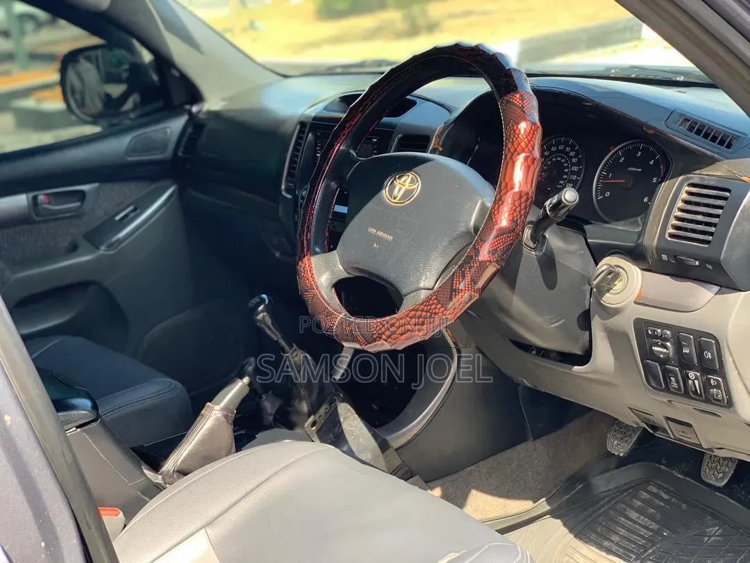 Toyota Land Cruiser Prado 2005 Gray