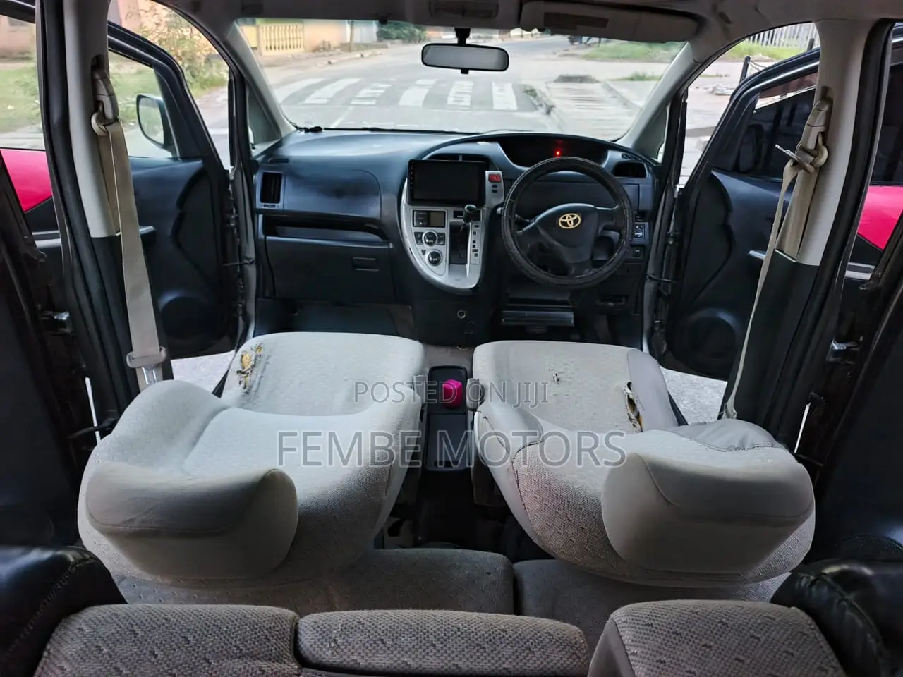 Toyota Ractis 2005 Gray
