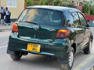 Toyota Vitz 2005 Green