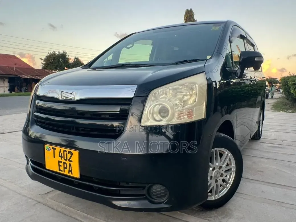 Toyota Noah 2008 Black