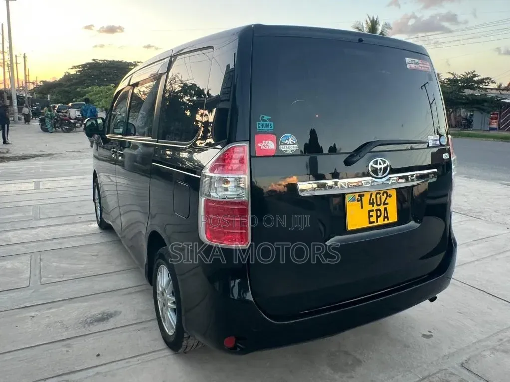 Toyota Noah 2008 Black