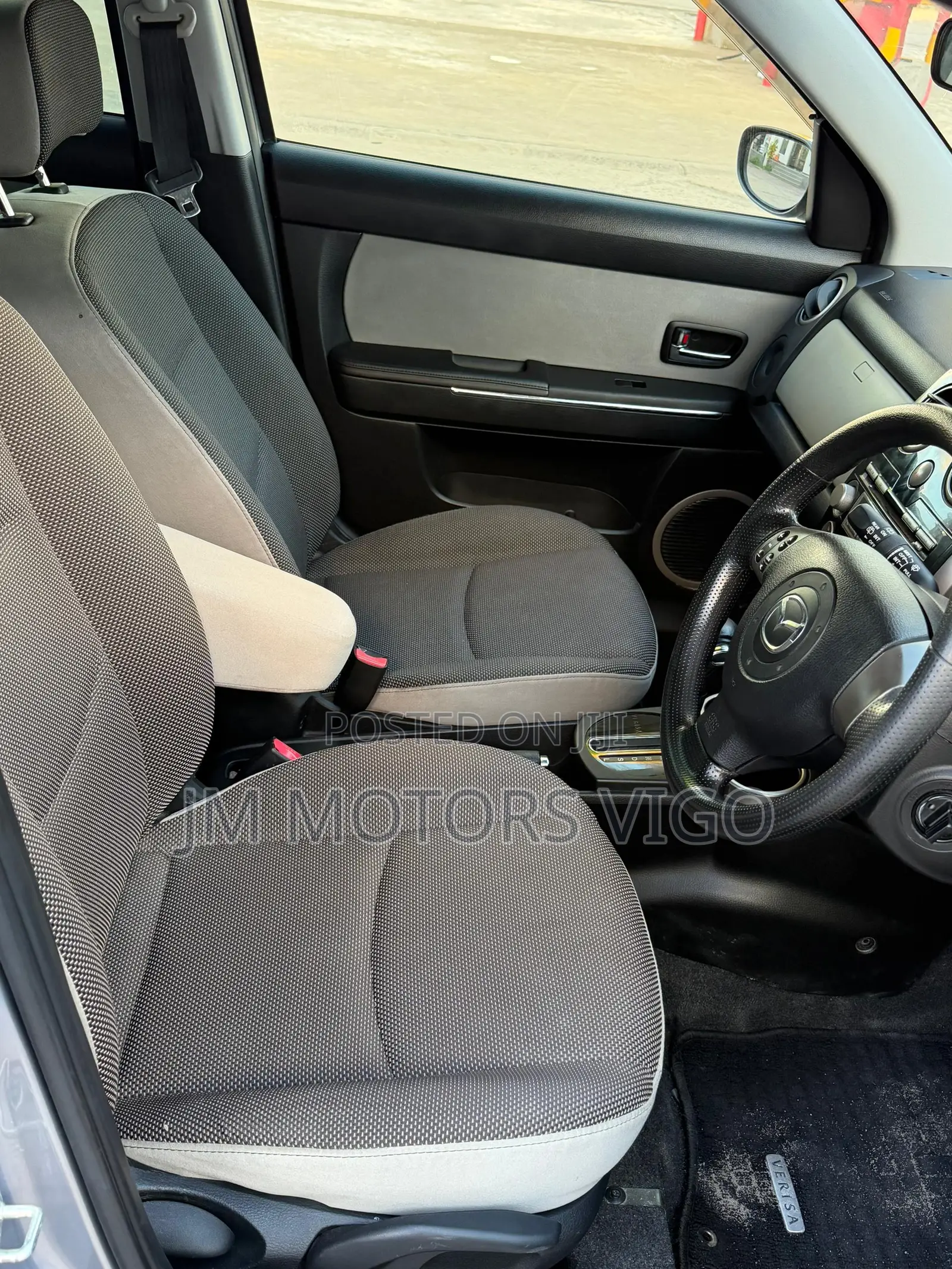 Mazda Verisa 2011 Silver