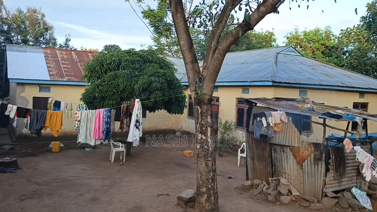 Furnished 9bdrm House in Mkolani for sale