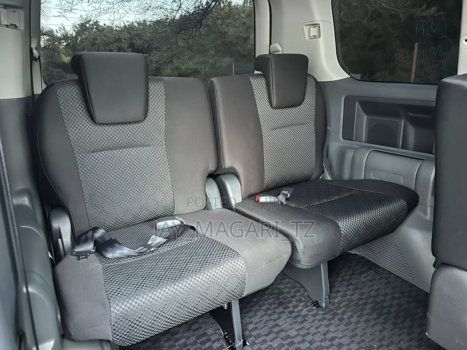 Toyota Noah 2010 Silver