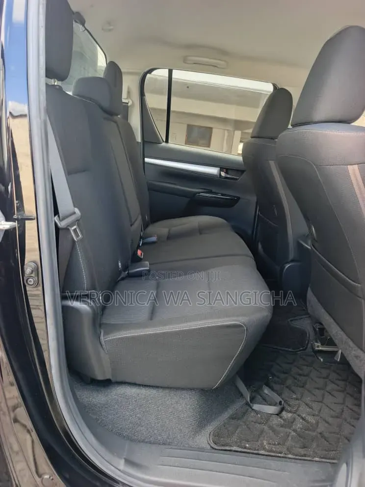 Toyota Hilux 2020 Black